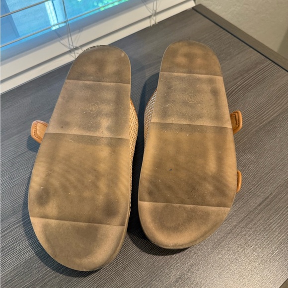 Universal Thread Collin Women’s Double Buckle Tan Footbed Sandal - Picture 6 of 6